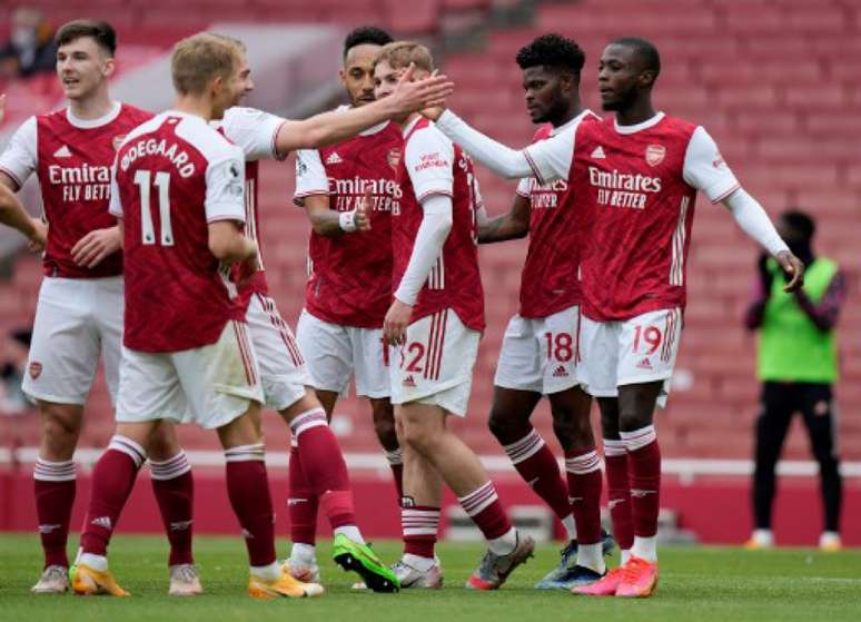 Arsenal enfrenta o Brentford (Foto: ALASTAIR GRANT / POOL / AFP)