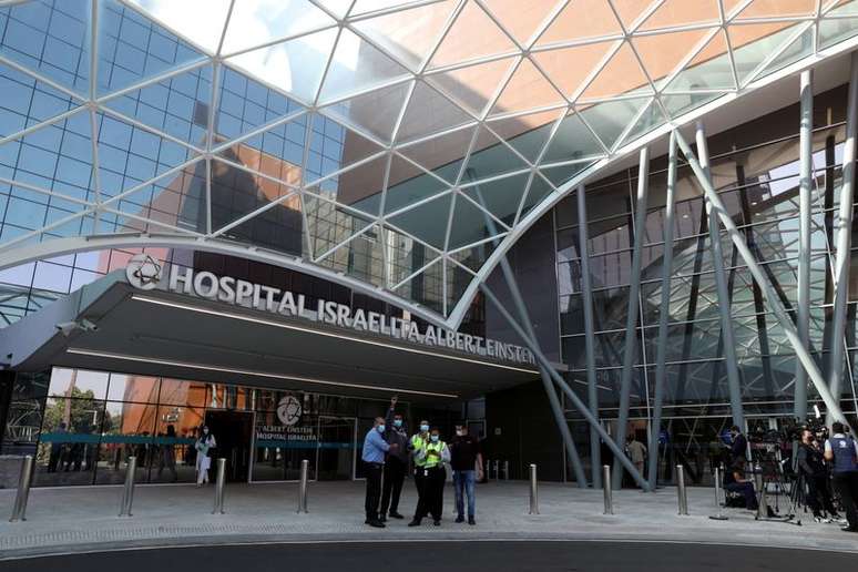 Entrada do hospital Albert Einstein, em S&atilde;o Paulo, onde estava internado o ator Tarc&iacute;sio Meira 
25/09/2020
REUTERS/Amanda Perobelli
