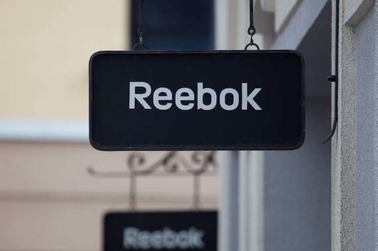 Logo da Reebok em shopping center em Moscou, R&uacute;ssia 
23/04/2016
REUTERS/Grigory Dukor