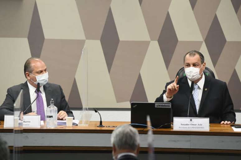 Oitiva da CPI com Ricardo Barros foi interrompida após bate boca