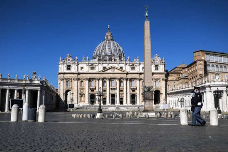 Vista da Praça São Pedro, no Vaticano