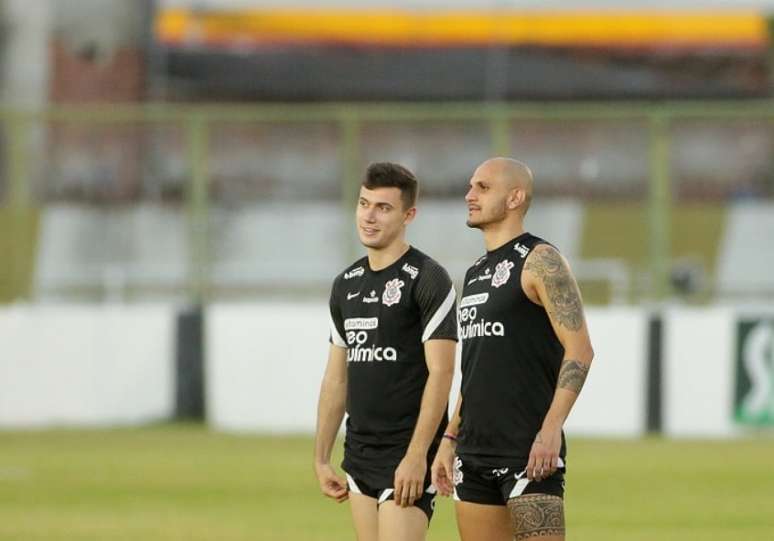 Esportes futebol competitivo futebol festa de duas pessoas luta tabela de futebol  jogo de mesa de