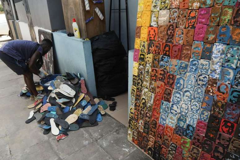 Artista marfinense Aristide Kouame 
02/08/2021
REUTERS/Luc Gnago