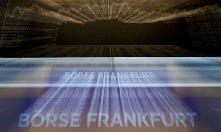 Painel do &iacute;ndice DAX ao fim de um dia de negocia&ccedil;&atilde;o na bolsa alem&atilde;, em Frankfurt, Alemanha. 12 de fevereiro de 2019. REUTERS/Kai Pfaffenbach