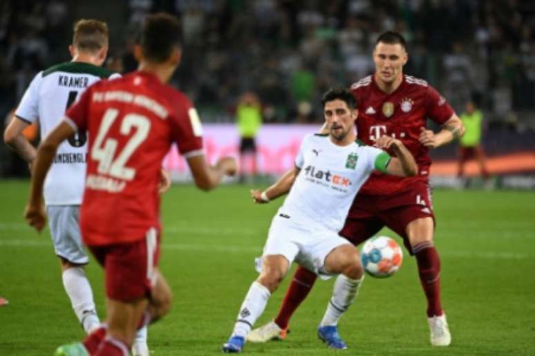 Gladbach e Bayern ficaram no empate (Foto: INA FASSBENDER / AFP)