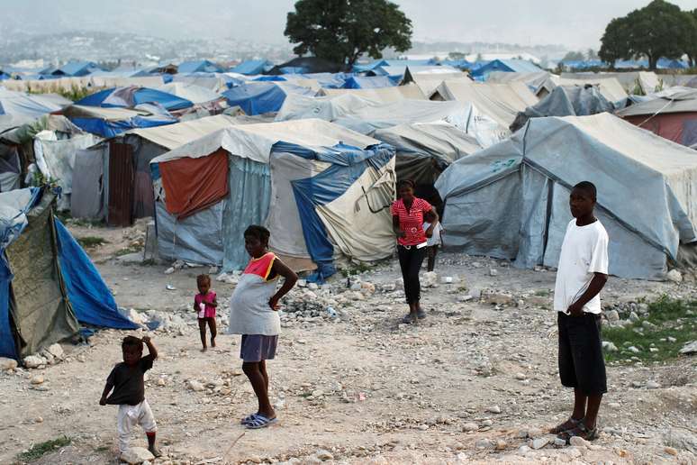 Haiti vive um per&iacute;odo de grandes crises de viol&ecirc;ncia e desastres naturais 