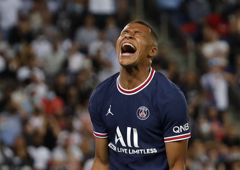 Mbappé comemora vitória do PSG no Francês