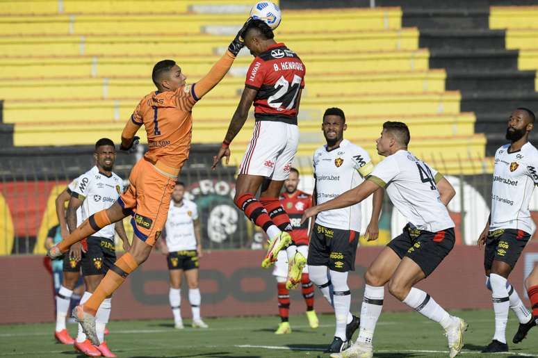 Bruno Henrique marcou o primeiro gol do Flamengo no duelo. (Foto: Divulgação/Marcelo Cortes)