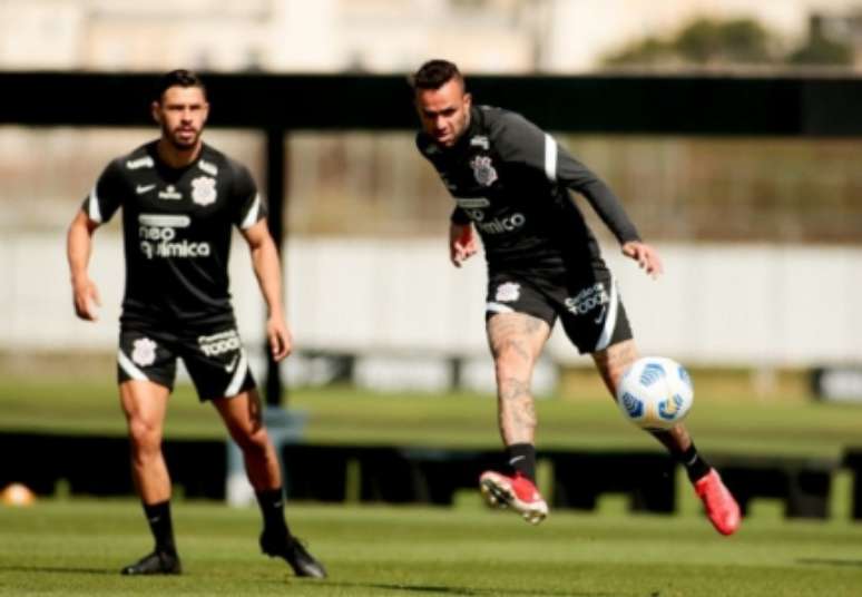 Luan decidiu se aprimorar contratando profissionais (Foto: Rodrigo Coca/Ag. Corinthians)