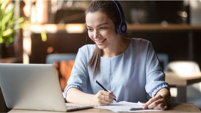 Veja como aprender idiomas nas redes sociais