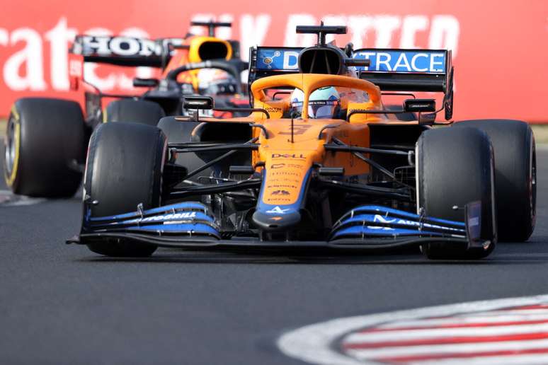 Ricciardo segurou Verstappen em boa parte da corrida, mas foi superado e terminou em 11&ordm; 