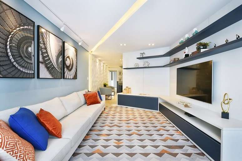 8. A sanca fechada com rasgo de luz traz um toque incr&iacute;vel para a decora&ccedil;&atilde;o. Foto: Sidney Doll