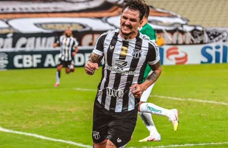 Vina tem quatro gols e cinco assistências na temporada (Felipe Santos/Ceará SC)