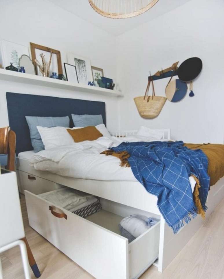 41. A cama com gavetas é perfeita para apartamentos ou casas pequenas. Fonte: Izabela Perez Harriette