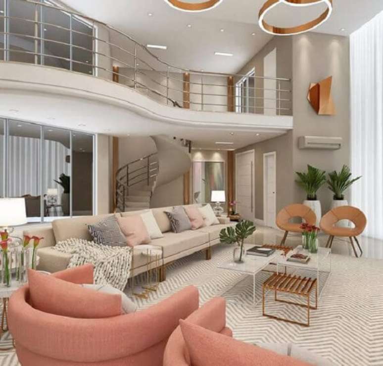 16. P&eacute; direito duplo com mezanino e decora&ccedil;&atilde;o luxuosa. Projeto de Mar&iacute;lia Zimmermann