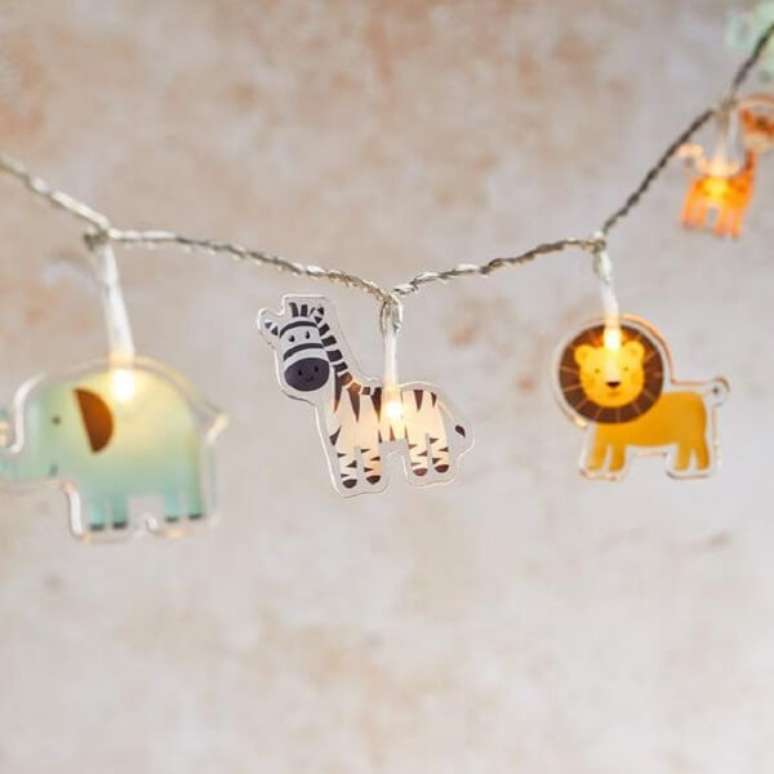 22. Cordão de luz com temática para quarto de bebê safari. Fonte: Pinterest