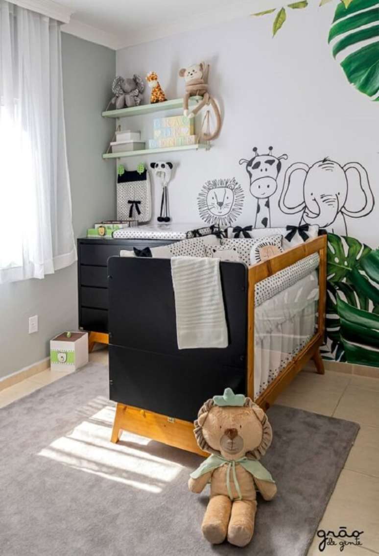 50. Quarto de beb&ecirc; masculino saf&aacute;ri aconchegante. Fonte: Gr&atilde;o de Gente