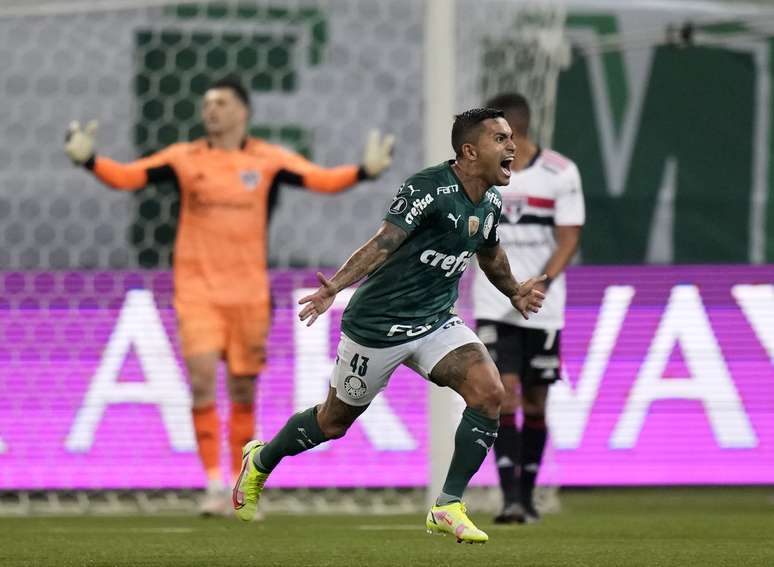 Dudu marca e Palmeiras faz 2 a 0 contra o São Paulo