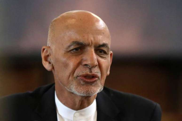 Ashraf Ghani está nos Emirados Árabes Unidos