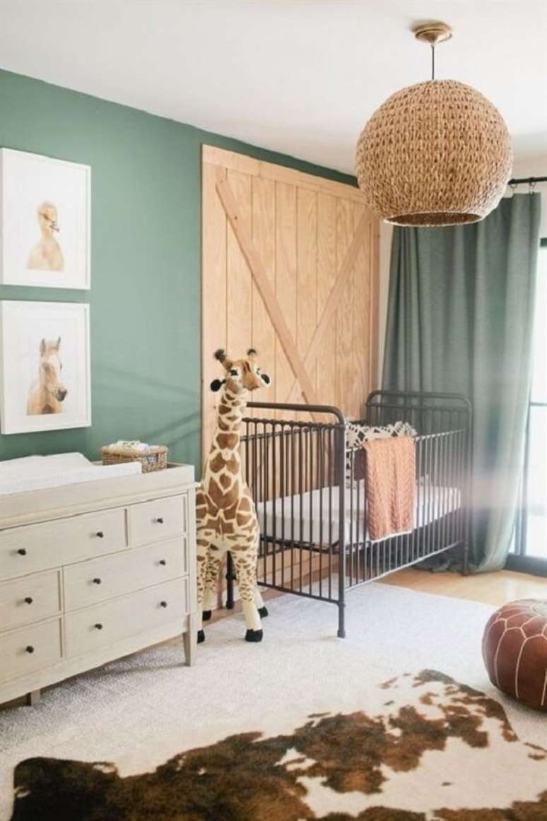 4. A decoração de quarto de bebê safari remete à natureza. Fonte: Pinterest