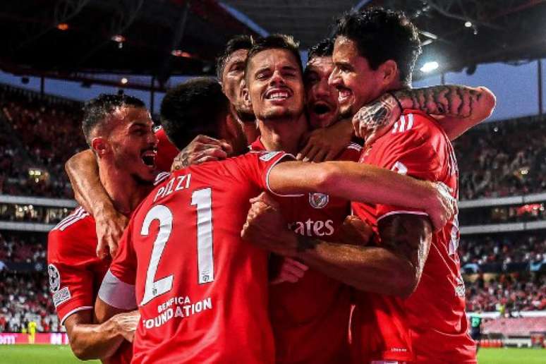 Benfica bateu o PSV pela Champions (Foto: PATRICIA DE MELO MOREIRA / AFP)