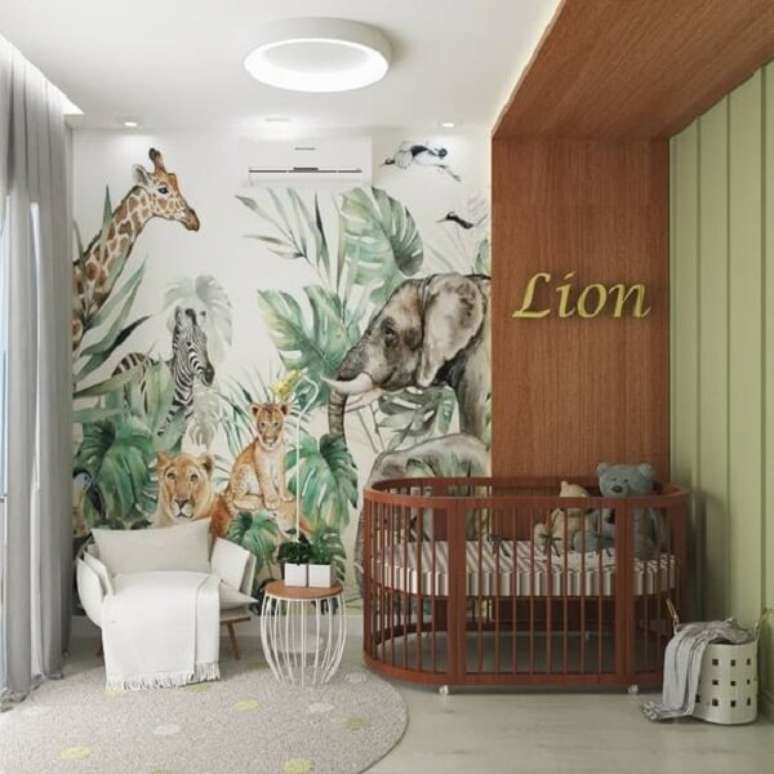 14. Animais e natureza fazem parte da decora&ccedil;&atilde;o de quarto de beb&ecirc; saf&aacute;ri. Fonte: Pinterest