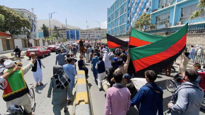Afeganistão registra protestos após tomada de poder do Talibã
