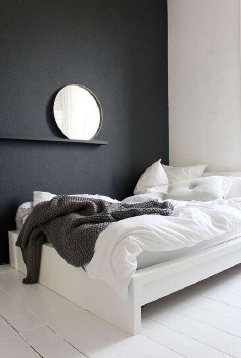 29. Decoração minimalista para quarto preto e branco – Foto: Home Fashion Trend