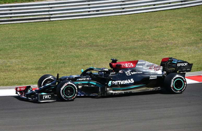Lewis Hamilton em a&ccedil;&atilde;o na Hungria 