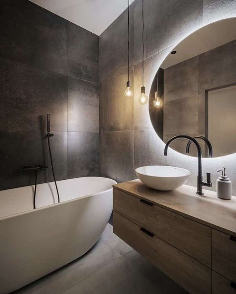 6. Revestimento de ardósia preta para banheiro moderno – Foto Mawi Tegels BV