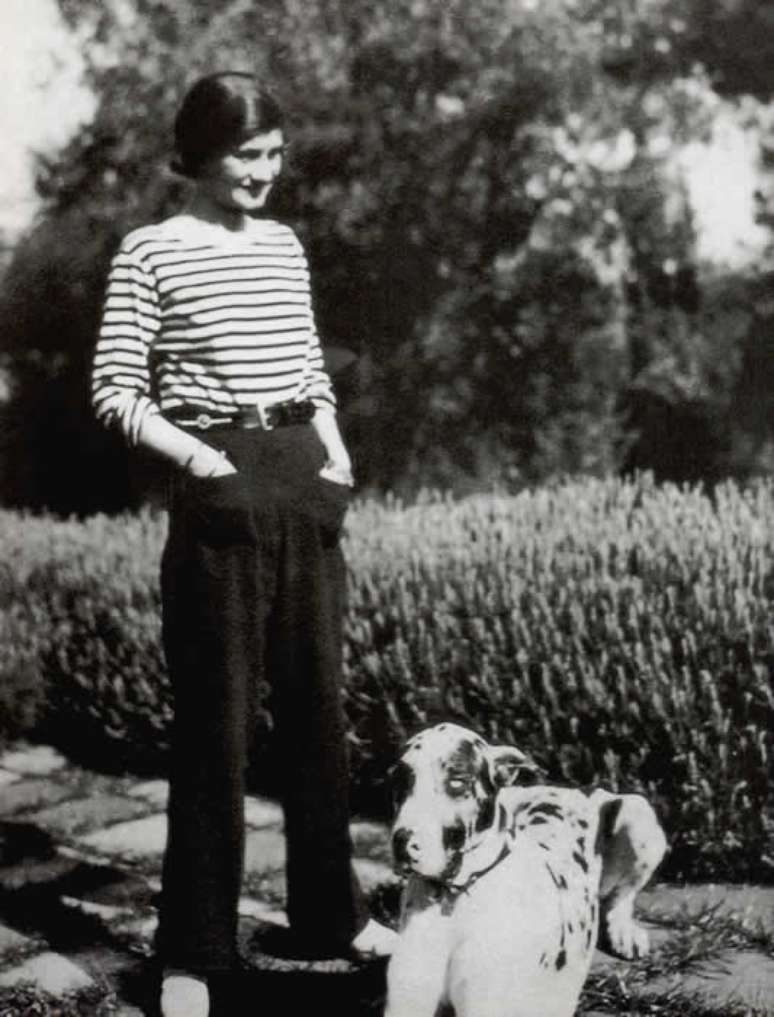 Chanel com a calça pantalona nos anos 1920 