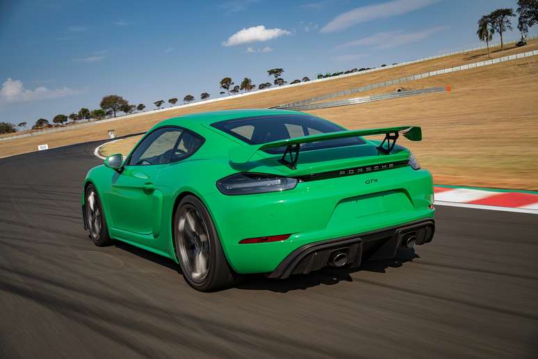 Porsche 718 Cayman GT4.