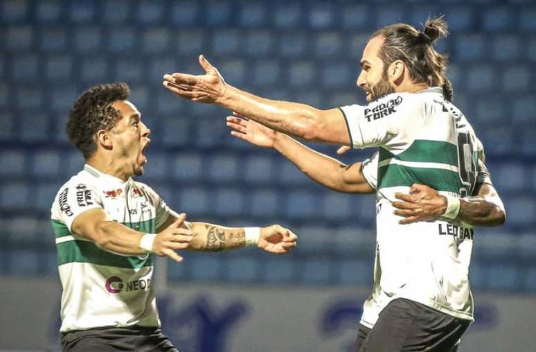 Centroavante fez o gol da vitória do Coxa em SC (Divulgação/Coritiba)