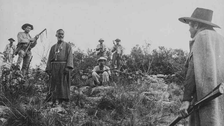 Manuel (geraldo del Rey), Sebastiao (Lidio Silva) e Antonio das Mortes (Mauricio do Valle)