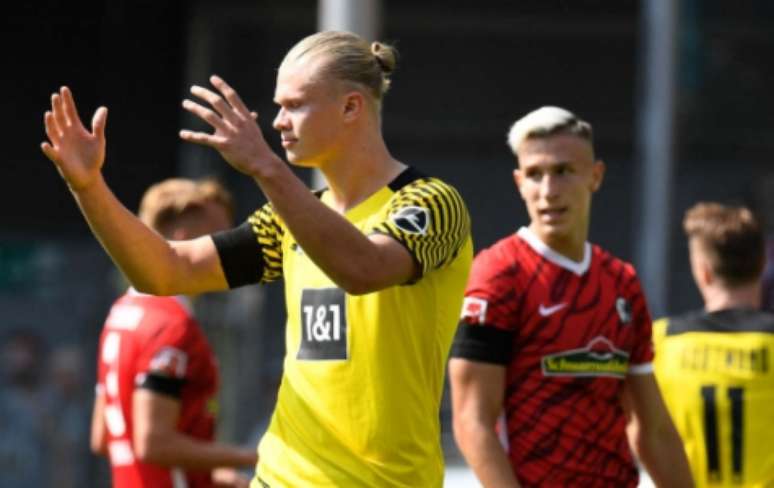Haaland passou em branco em derrota do Borussia Dortmund (Foto: THOMAS KIENZLE / AFP)