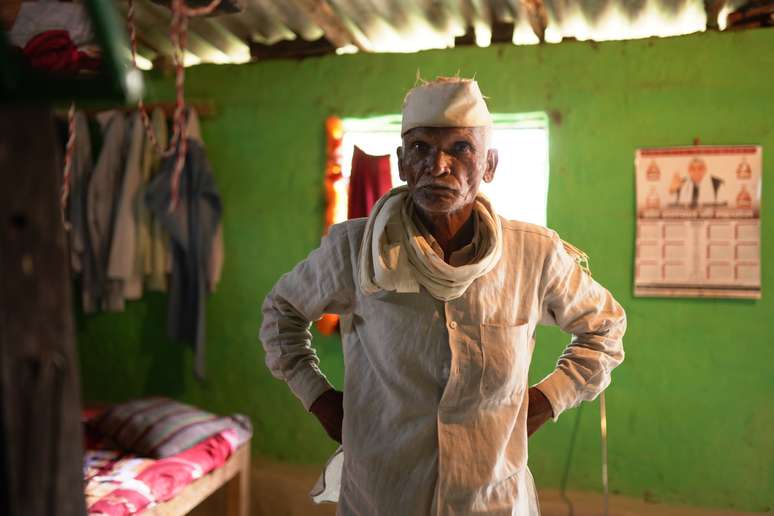 Tilak Chand Dhakad descobriu recentemente que &eacute; um 'morto vivo' no papel