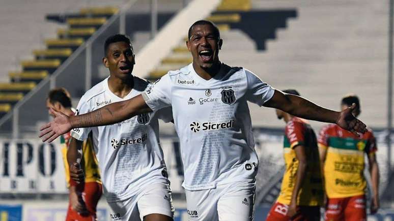 Rodrigão balançou a rede para a Ponte (Foto: twitter Ponte Preta)