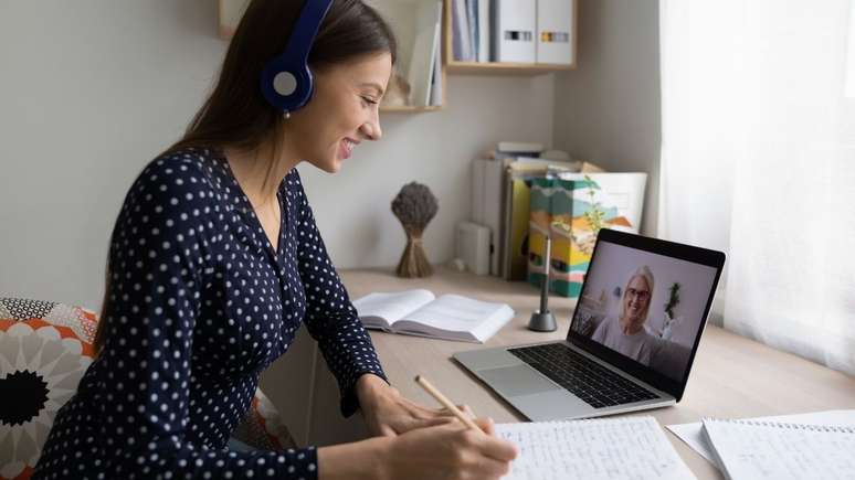 Dicas para a entrevista online de emprego