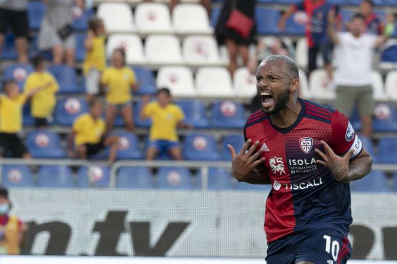 Desde 2014 no Cagliari, João Pedro, de 29 anos, é o capitão da equipe. (Foto: Divulgação/Cagliari)