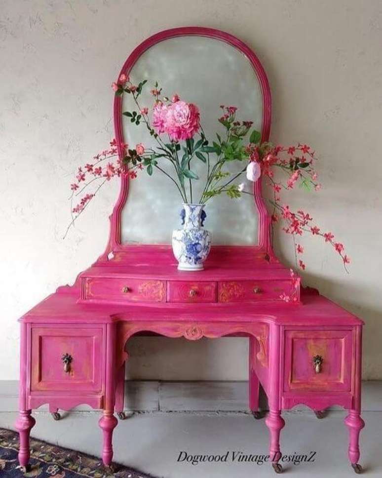 5. Móveis vintage cor de rosa – Foto dogwood Vintage designZ