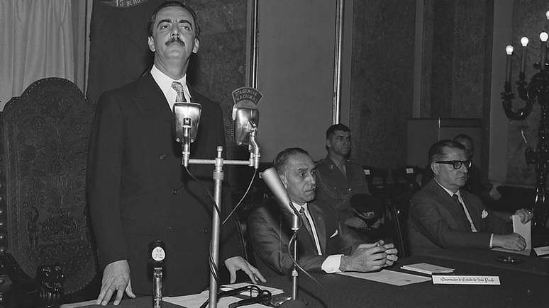 Renúncia de Jânio Quadros em 25 de agosto de 1961 teria sido uma tentativa de autogolpe, segundo historiadores