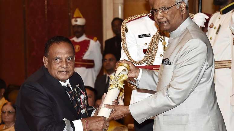 Murlikant Petkar recebe o Padma Shri, uma das maiores honrarias da Índia