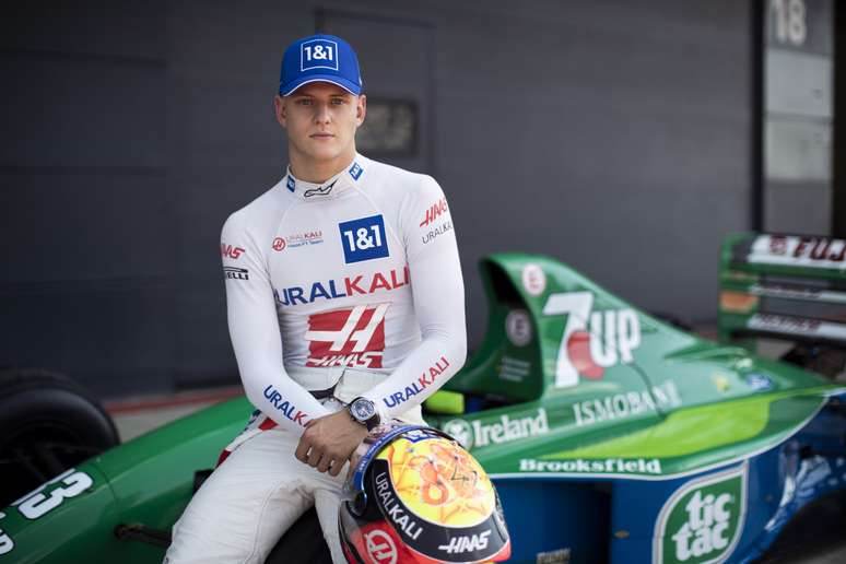 Recentemente, Mick Schumacher pilotou a Jordan do primeiro teste do pai na F1 