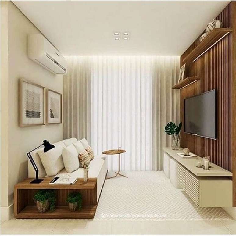 36. Cores para sala pequena decorada com rack suspenso e painel ripado de madeira &ndash; Foto: Apartamento 1007