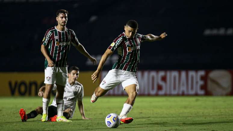 Paulistão, Copa do Brasil, Superliga e estreias do futebol