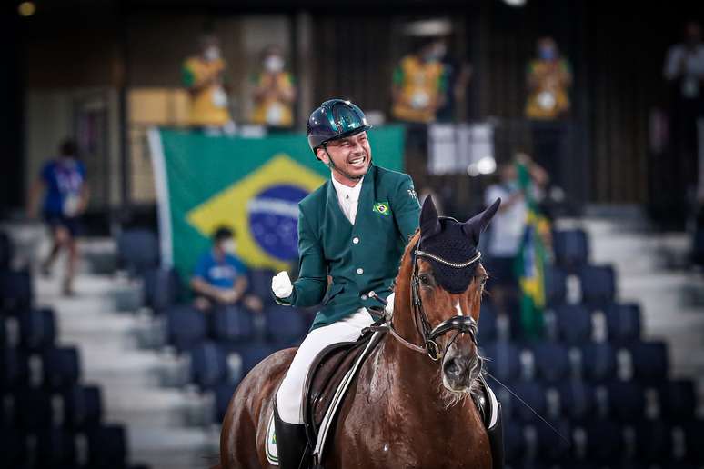 Rodolpho Riskalla levou a prata no hipismo