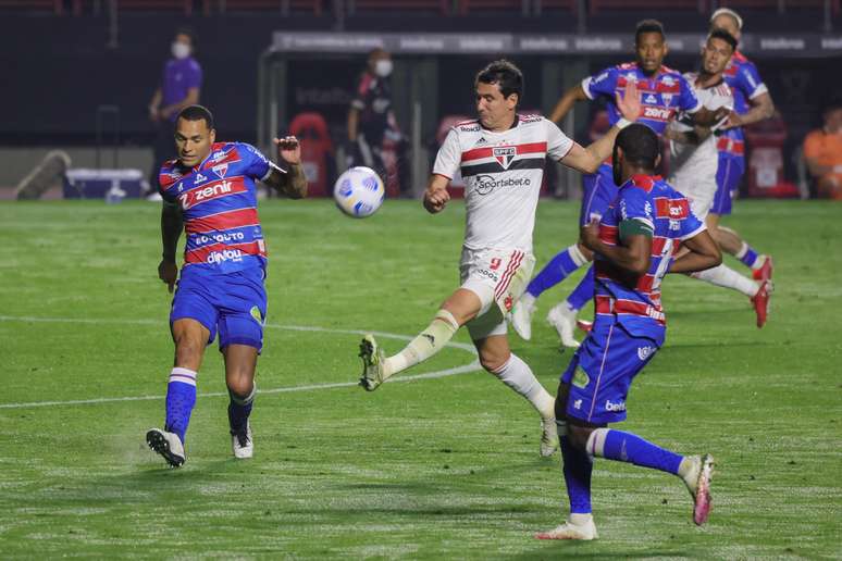 São Paulo e Fortaleza ficam no 2 a 2 na ida da quartas 