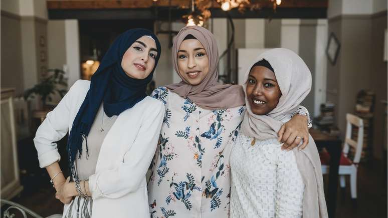 Para muitas mulheres, o uso do len&ccedil;o &eacute; um ato pol&iacute;tico, diz Campos