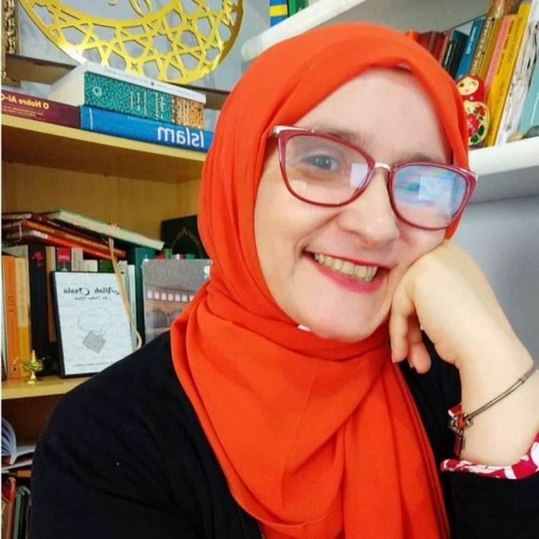 Campos &eacute; antrop&oacute;loga, tem p&oacute;s-doutorado na Universidade de Oxford e &eacute; docente na Universidade de S&atilde;o Paulo