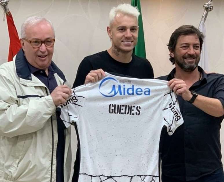 Roger Guedes foi apresentado pelo Corinthians nessa sexta- feira (Foto: Reprodução/Instagram Corinthians)